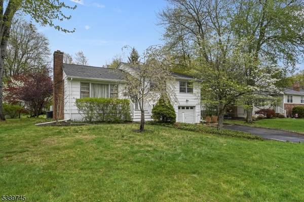 34 BERKSHIRE DRIVE, Berkeley Heights Twp., NJ 07922