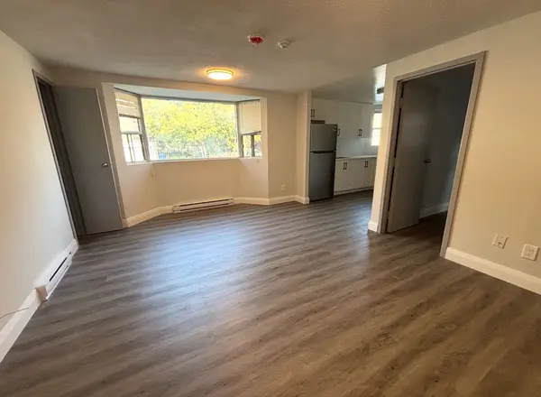 99 Bellevue AVE #4, Toronto C01, ON M5T 2N8