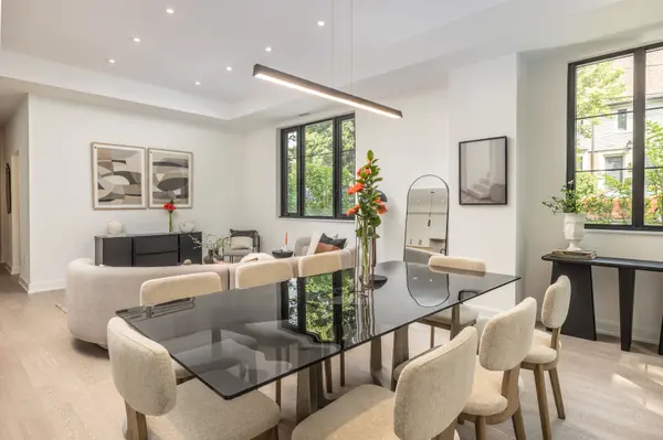 1 Strathgowan AVE #TH4, Toronto C04, ON M4N 0B3