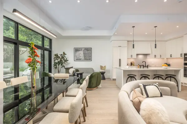 1 Strathgowan AVE #TH4, Toronto C04, ON M4N 0B3