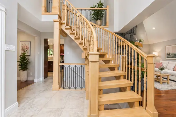 19 Gillespie TRL S, Essa, ON L3W 0V1