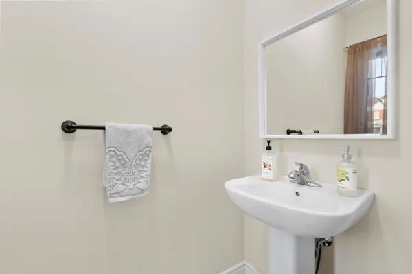 150 Heritage ST, Bradford West Gwillimbury, ON L3Z 4M6