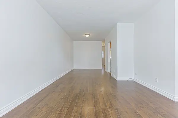 42 Lindsay AVE, Newmarket, ON L3Y 4N6