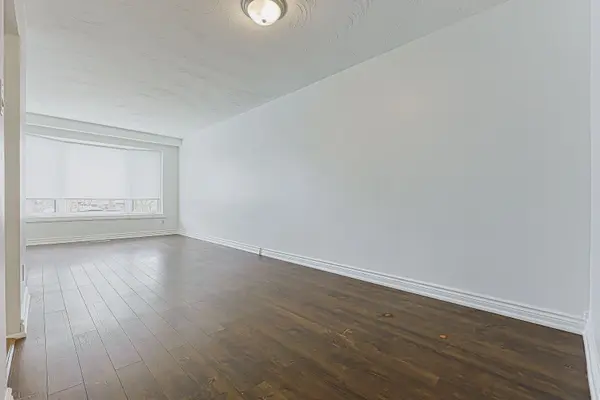 42 Lindsay AVE, Newmarket, ON L3Y 4N6