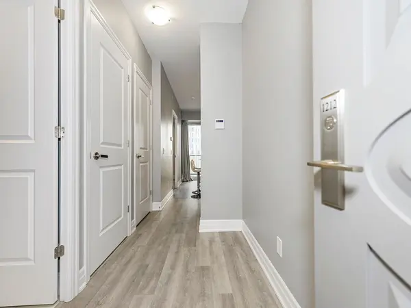 9085 Jane ST #1212, Vaughan, ON L4K 0L8