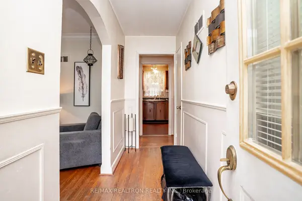 25 Harding BLVD, Richmond Hill, ON L4C 1S7