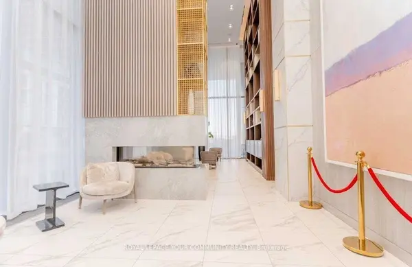 950 Portage Pkwy #5311, Vaughan, ON L4K 0J7