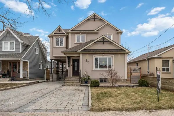 35 Rainbow DR, Vaughan, ON L4L 2K3
