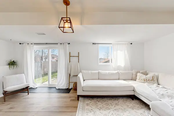 91 Columbia RD, Barrie, ON L4N 8C5