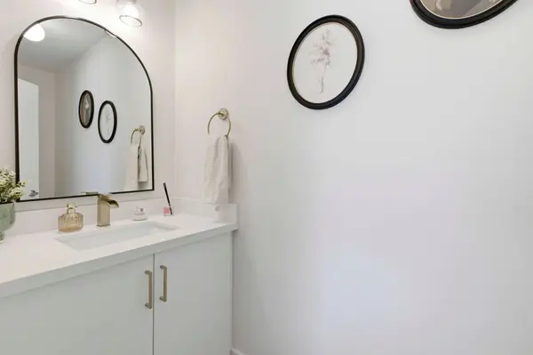 13 Lambert LN, Caledon, ON L7E 4M5