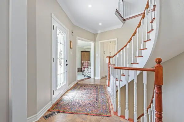 16 Oak Ridge DR, Halton Hills, ON L7G 5G6