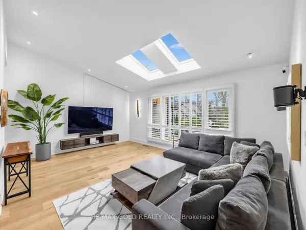 5 Crediton CT, Toronto W08, ON M9B 3B9