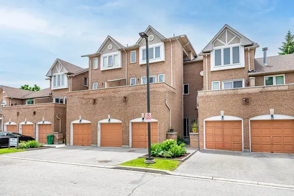 60 Barondale DR #256, Mississauga, ON L4Z 3N8