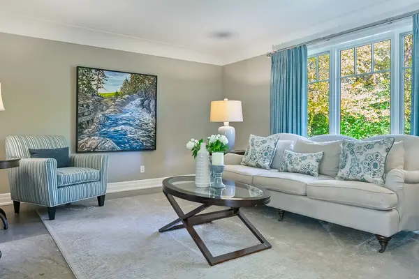 278 Carolyn DR, Oakville, ON L6K 3M6