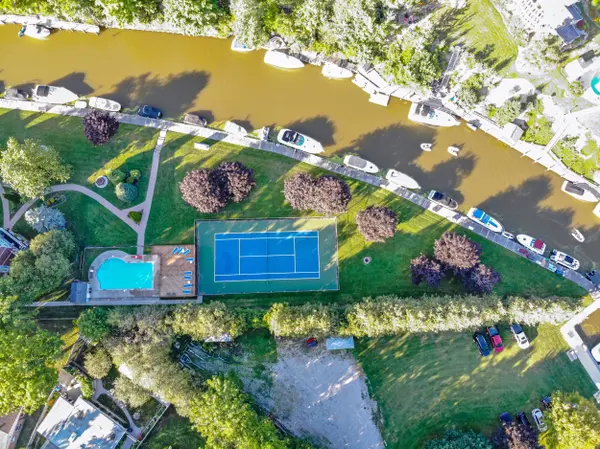 48 Ontario ST S #24, Lambton Shores, ON N0M 1T0