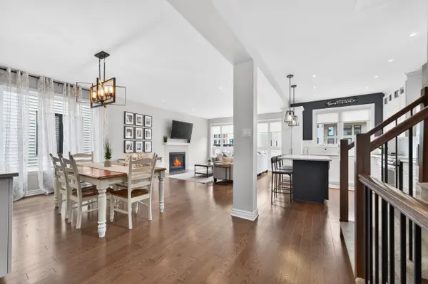 38 Thunderbolt ST, Kanata, ON K2V 0L9