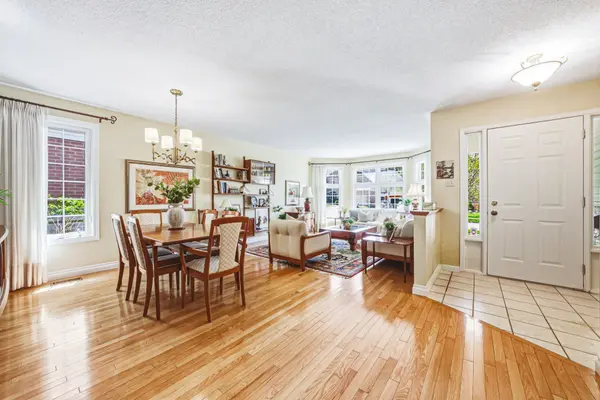 48 Tanager DR, Guelph, ON N1C 1B6