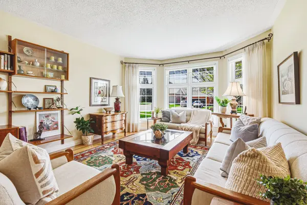 48 Tanager DR, Guelph, ON N1C 1B6