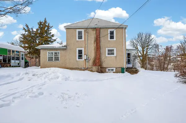 34 Prince of Wales DR, Belleville, ON K8P 2T7