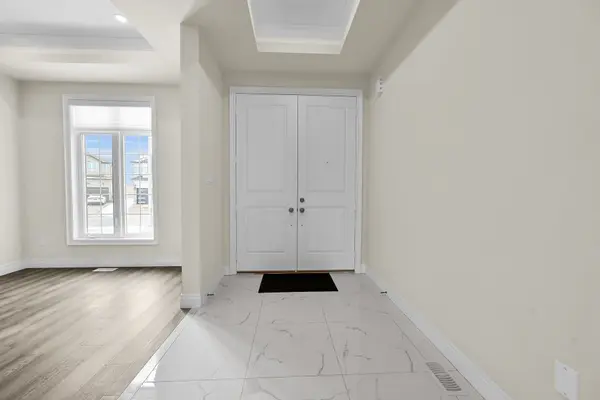 55 Eringate CT, Hamilton, ON L8J 0L7