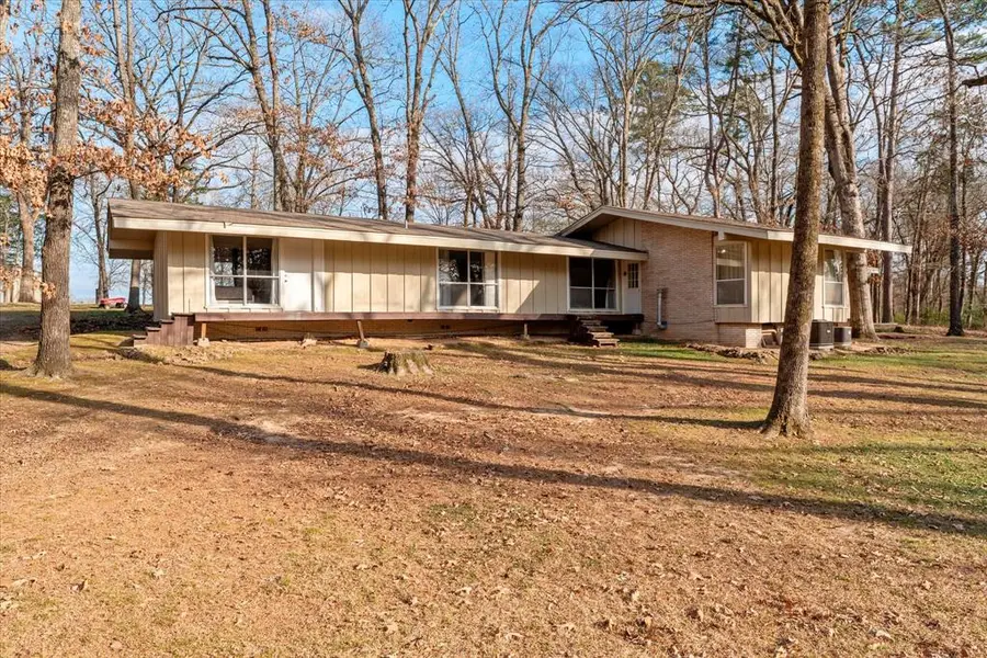 106 Lively Avenue, Mount Pleasant, TX 75455