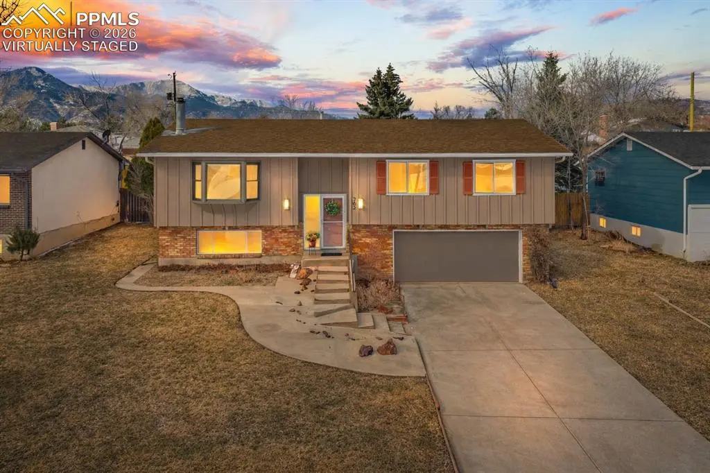 702 Paradise LN, Colorado Springs, CO 80904