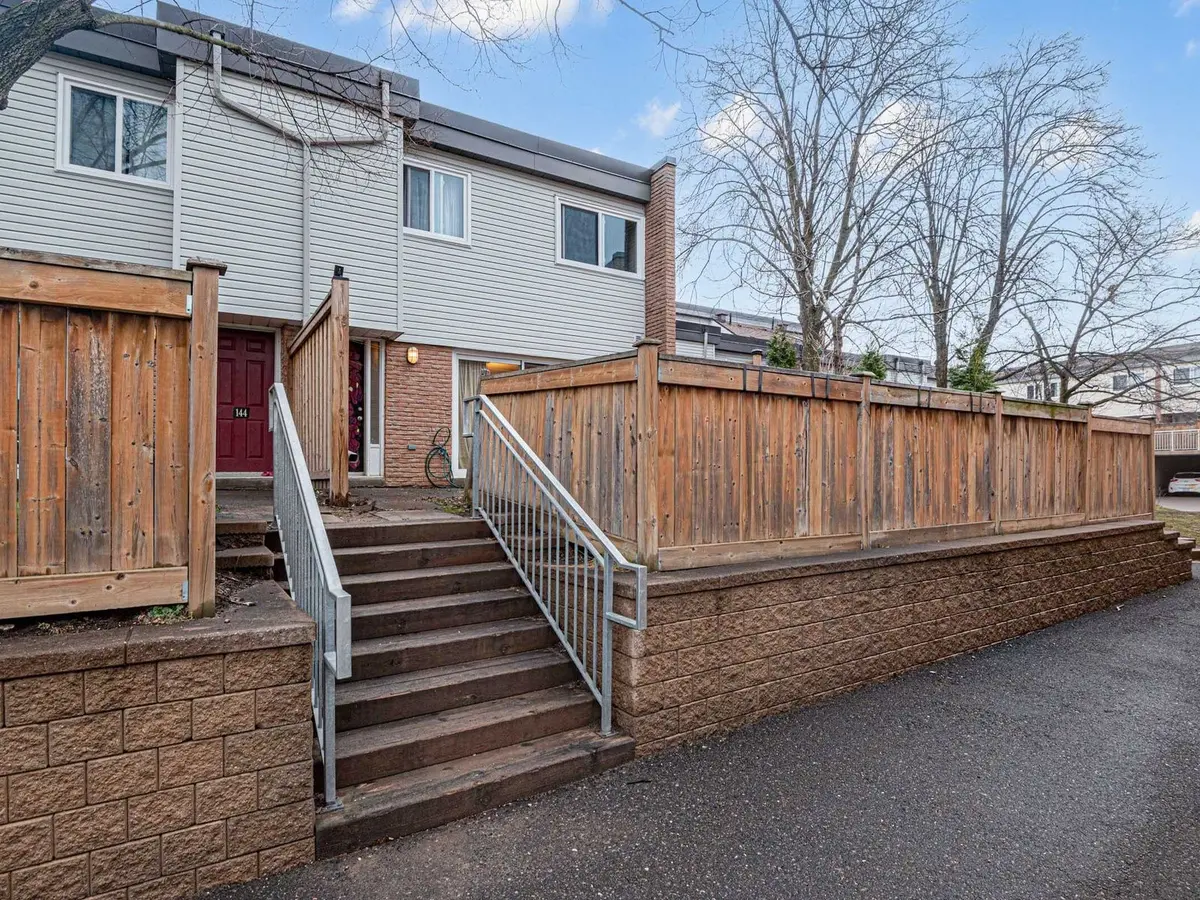 148 Milestone CRES, Aurora, ON L4G 3M2