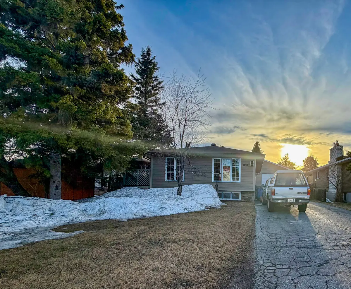 39 Sybil AVE, Cochrane, ON P0L 1C0