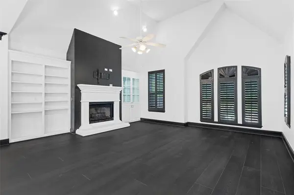 4160 Towne Green Circle, Addison, TX 75001