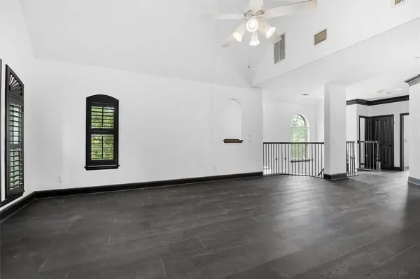 4160 Towne Green Circle, Addison, TX 75001