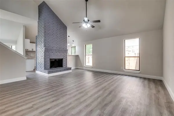 829 Foxridge Drive, Arlington, TX 76017