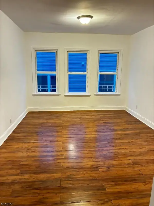 73 Wolcott Ter, Newark City, NJ 07112