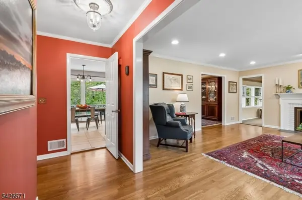 27 Hillside Ter, New Providence Boro, NJ 07901