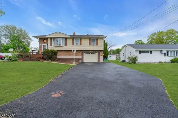 106 Louis Ln, Hackettstown Town, NJ 07840