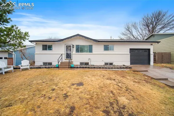 622 Paradise LN, Colorado Springs, CO 80904