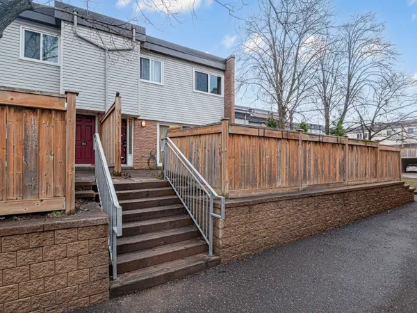 148 Milestone CRES, Aurora, ON L4G 3M2