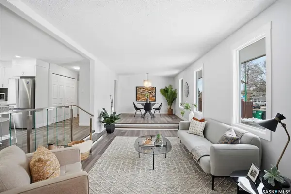 102 Dore CRESCENT, Saskatoon, SK S7K 4X7