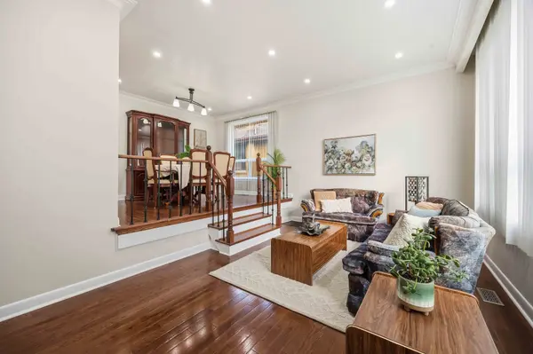 14 Dashwood CRES, Toronto W10, ON M9V 2N8