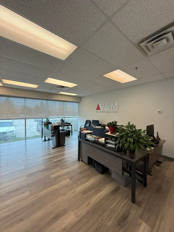 2425 Wyecroft RD #1, Oakville, ON L6L 6R5