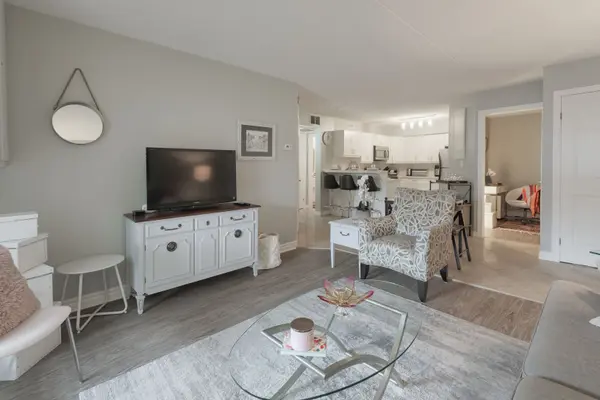 2040 Cleaver AVE #218, Burlington, ON L7M 4C4