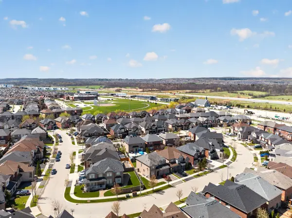 3342 Cline ST, Burlington, ON L7M 0J9