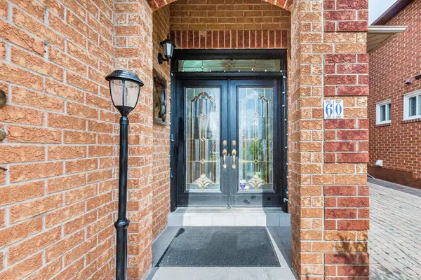 60 Red Maple DR, Brampton, ON L6X 4M1