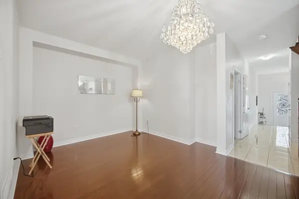 15 Perdita RD, Brampton, ON L6Y 6B1