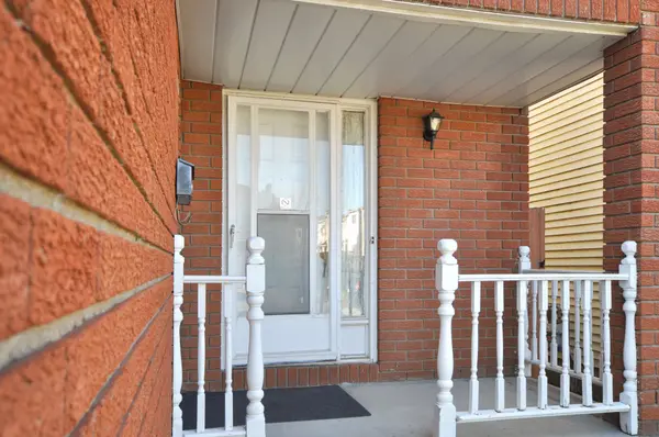 9 Raj TER, Hunt Club - South Keys And Area, ON K1G 4T4