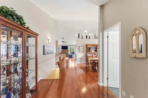 45 Burnstead CRES, Kanata, ON K2M 2T4