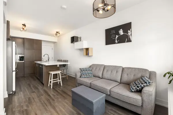 261 Skinner RD #2, Hamilton, ON L8B 1W6