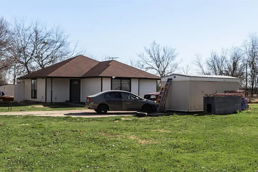 19491 E Market, Mabank, TX 75147