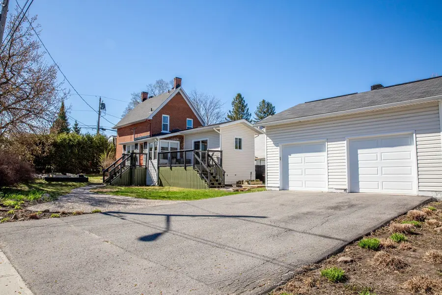 238 Park AVE, Carleton Place, ON K7C 2G6