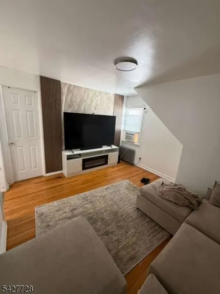 85 Mount Pleasant Ave, Woodland Park, NJ 07424