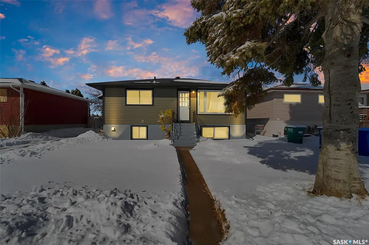 211 Witney AVENUE N, Saskatoon, SK S7L 3M2